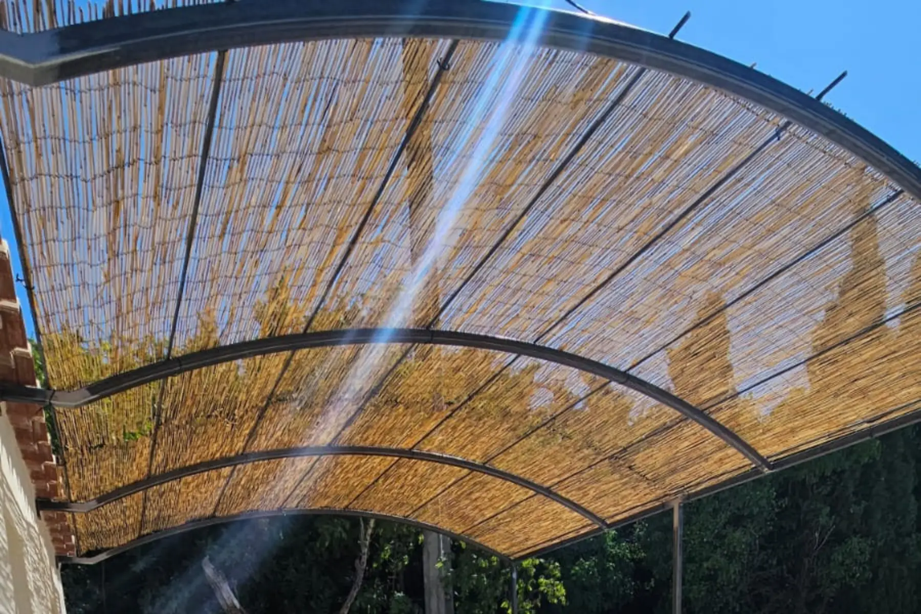 Pergola fer Isle sur la sorgue toile naturelle