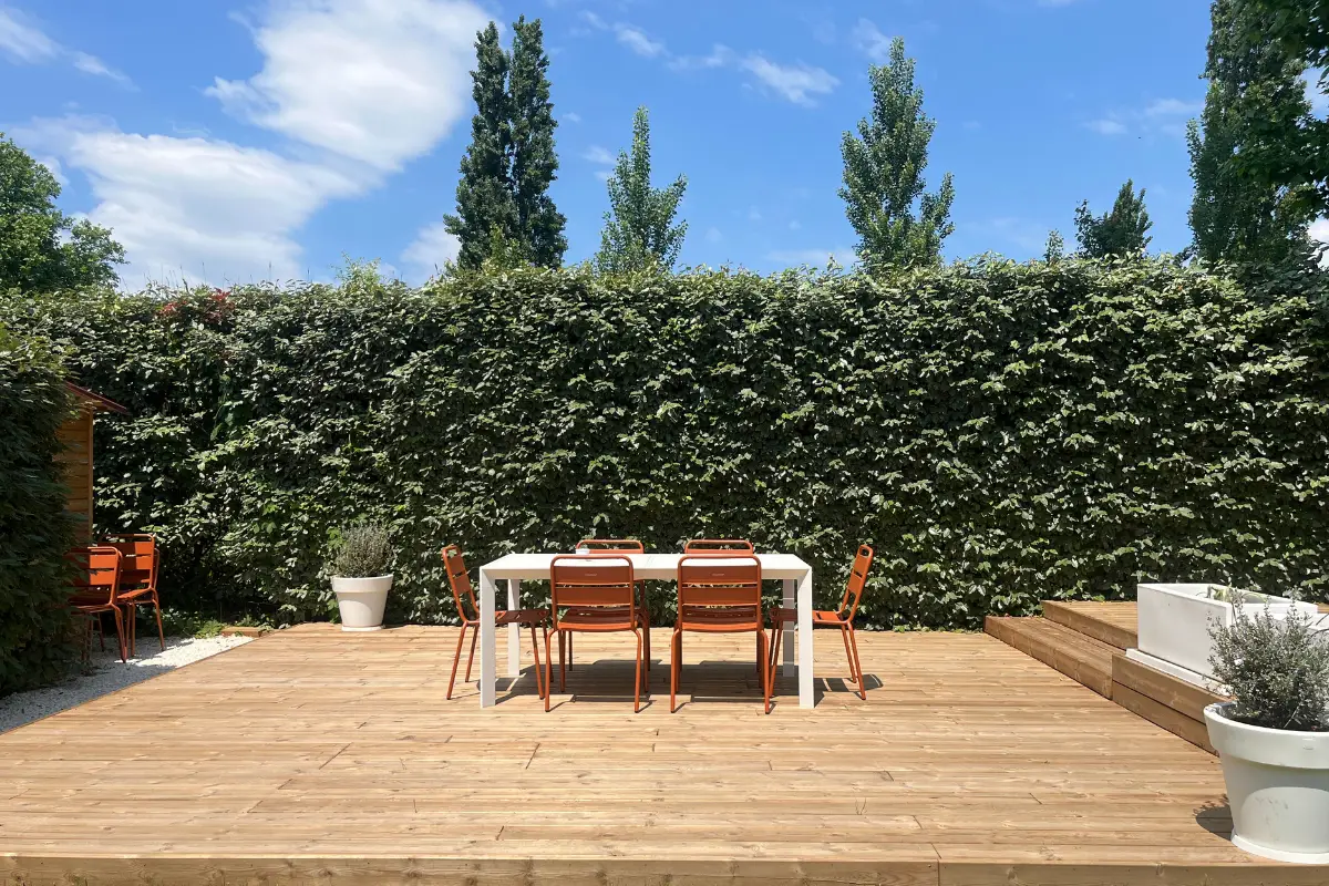 Terrasse en bois dans le luberon
